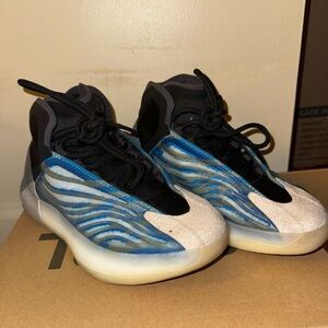 Yeezy Kids' Black and Blue Wave Sneakers